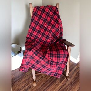 Stalwart Red and Black Plaid Travel Heated Blanket (12-volt)